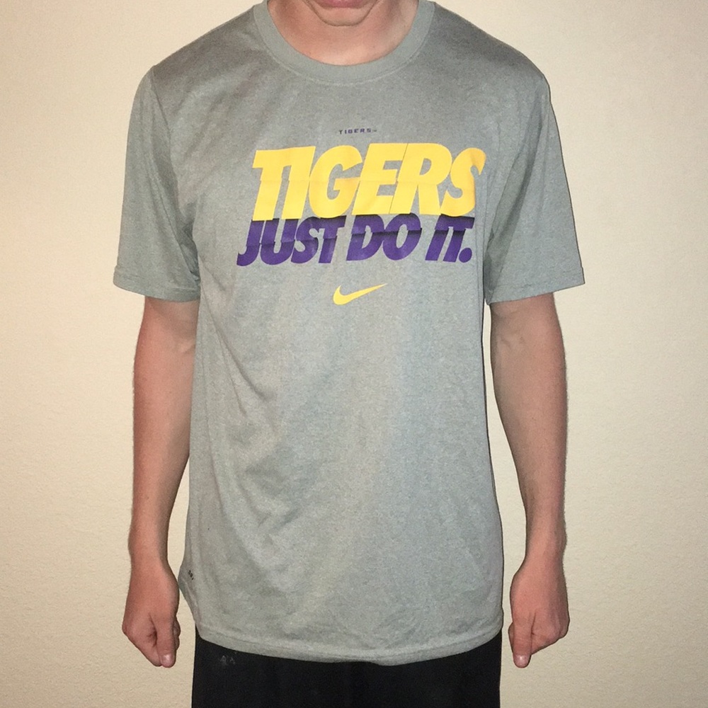🚫SOLD🚫Tigers Nike T-shirt
